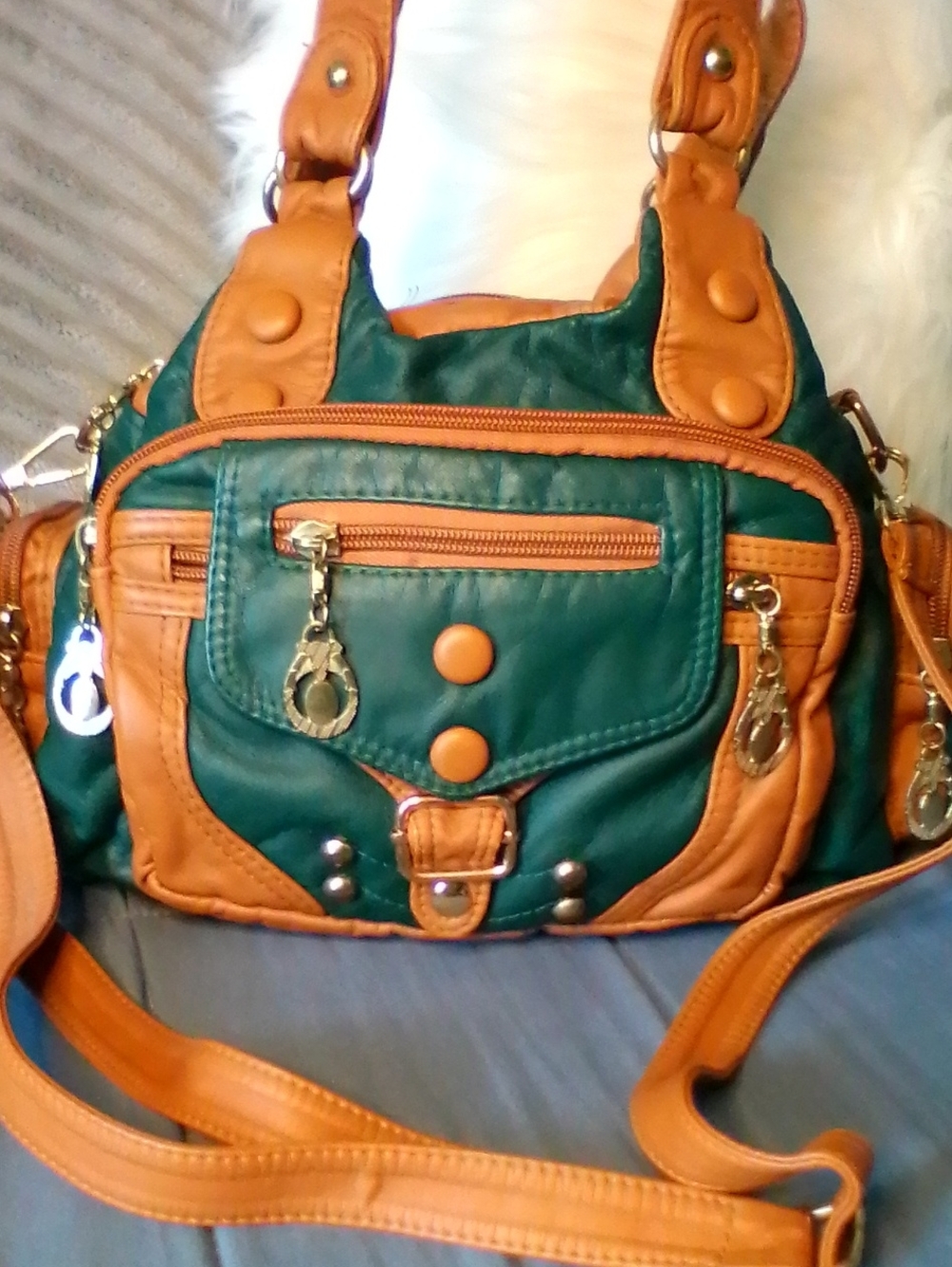 Vintage Classic Hunter Green and Tan Women's Satchel Shoulder Bag